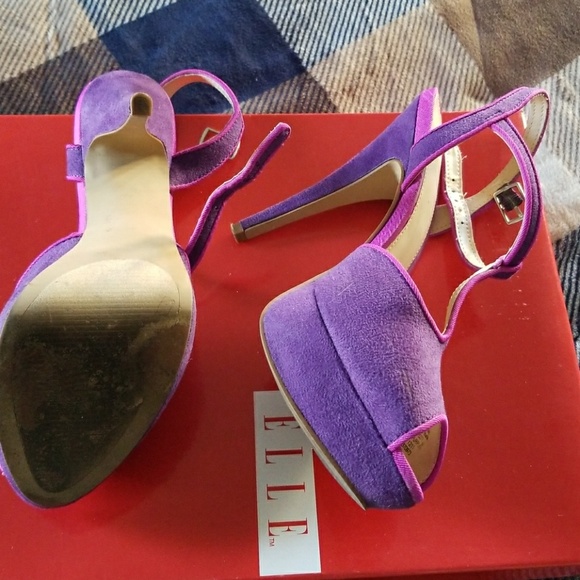 Shoes - Picture 2 of 4